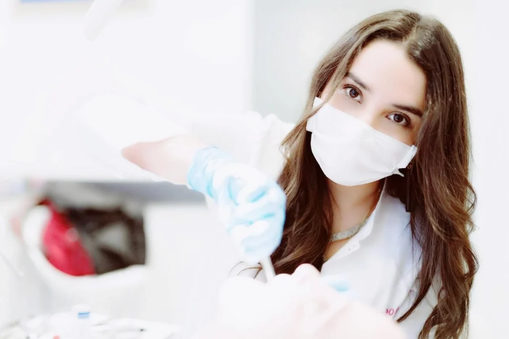 Ortodonti Uzmanı Dr. Merve Doğan - Antalya şeffaf plak, diş teli ve çocuk ortodontisi tedavileri